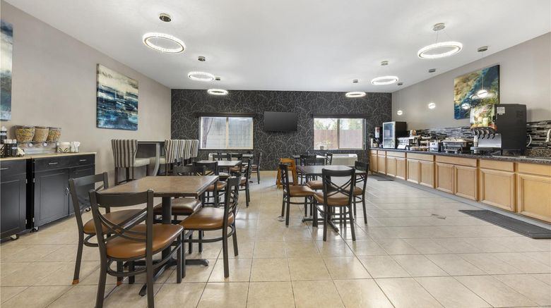 <b>Best Western Newberg Inn Restaurant</b>. Images powered by <a href="https://iceportal.shijigroup.com/" title="IcePortal" target="_blank">IcePortal</a>.