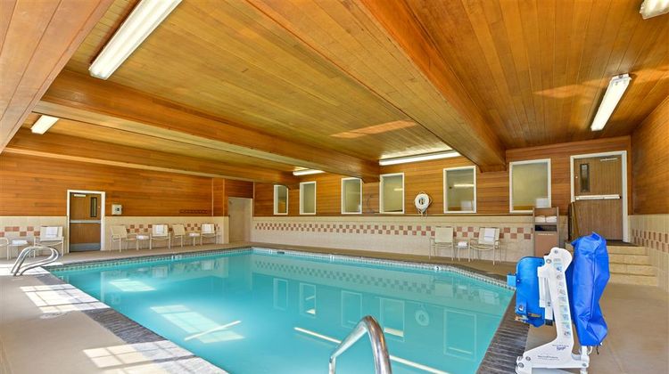 Best Western Plus Rama Inn & Suites Pool