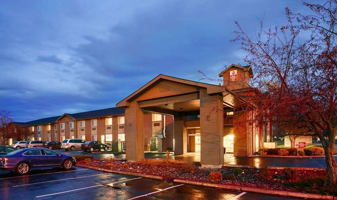 Best Western Plus Rama Inn & Suites Exterior