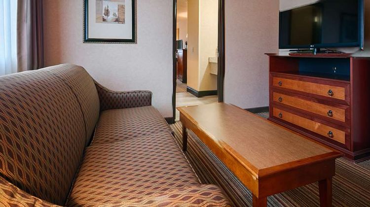 Best Western Plus Rama Inn & Suites Suite