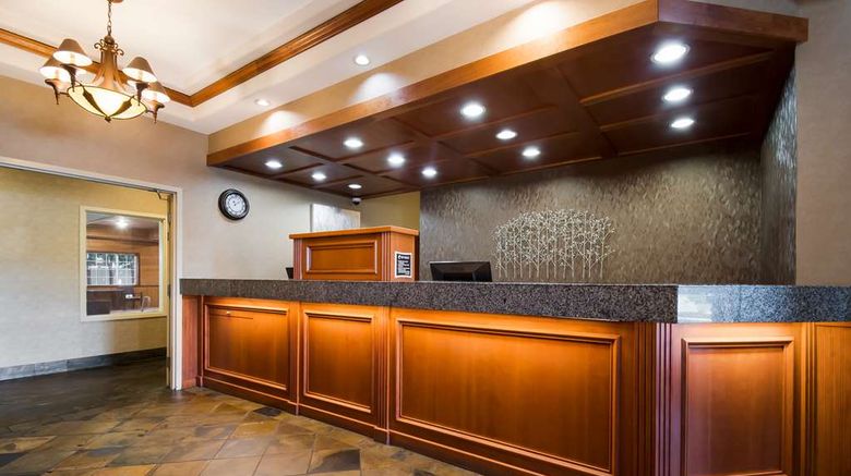 <b>Best Western University Inn & Suites Lobby</b>. Images powered by <a href="https://iceportal.shijigroup.com/" title="IcePortal" target="_blank">IcePortal</a>.