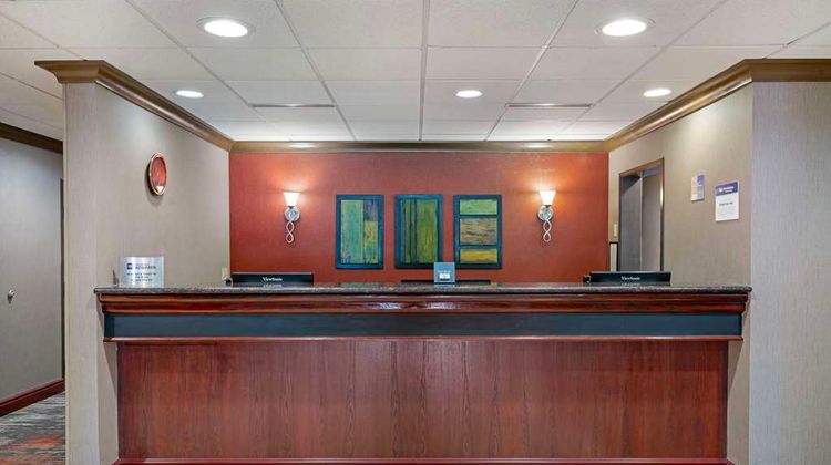 Best Western Plus Cascade Inn & Suites Lobby