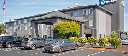 Best Western Plus Cascade Inn & Suites Exterior