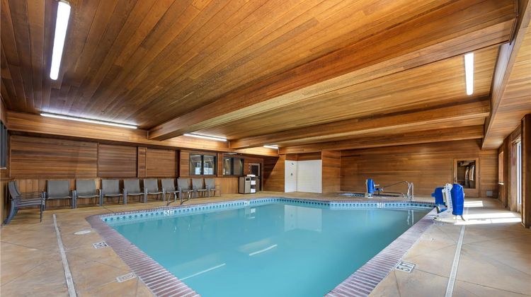 Best Western Plus Cascade Inn & Suites Pool