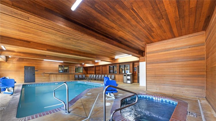 Best Western Plus Cascade Inn & Suites Pool