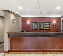 Best Western Plus Cascade Inn & Suites Lobby
