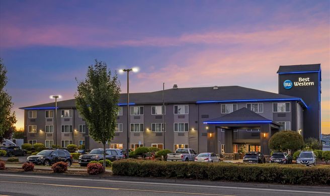 Best Western Plus Cascade Inn & Suites Exterior