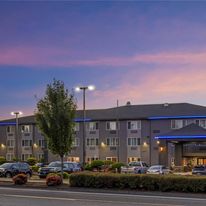Best Western Plus Cascade Inn & Suites
