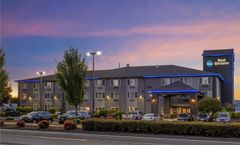 Best Western Plus Cascade Inn & Suites