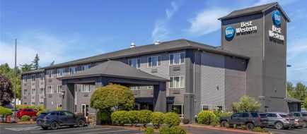 Best Western Plus Cascade Inn & Suites Exterior