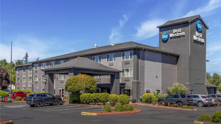 Best Western Plus Cascade Inn & Suites Exterior