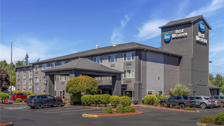 <b>Best Western Plus Cascade Inn & Suites Exterior</b>. Images powered by <a href="https://iceportal.shijigroup.com/" title="IcePortal" target="_blank">IcePortal</a>.