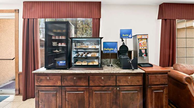 Best Western Newberry Station Lobby