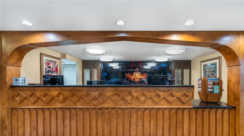 <b>Best Western Windsor Inn Lobby</b>. Images powered by <a href="https://iceportal.shijigroup.com/" title="IcePortal" target="_blank">IcePortal</a>.