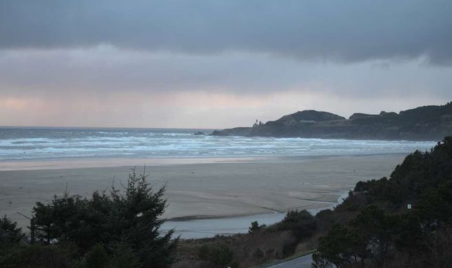 Best Western Plus Agate Beach Inn Exterior