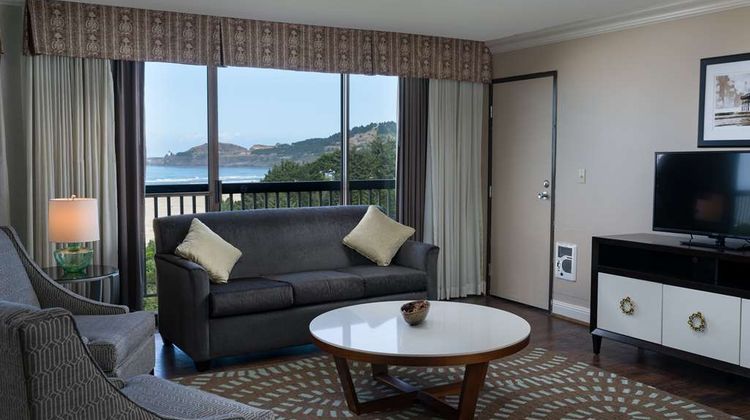 Best Western Plus Agate Beach Inn Suite