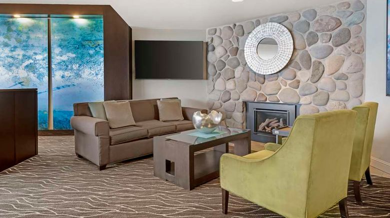 <b>Best Western Plus Agate Beach Inn Lobby</b>. Images powered by <a href="https://iceportal.shijigroup.com/" title="IcePortal" target="_blank">IcePortal</a>.