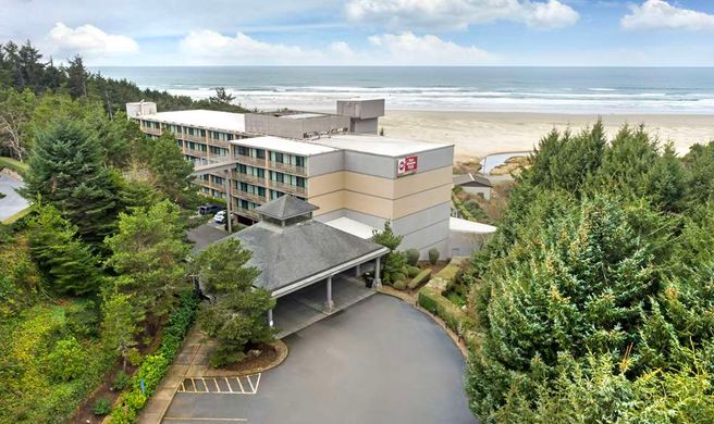Best Western Plus Agate Beach Inn Exterior