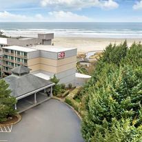 Best Western Plus Agate Beach Inn