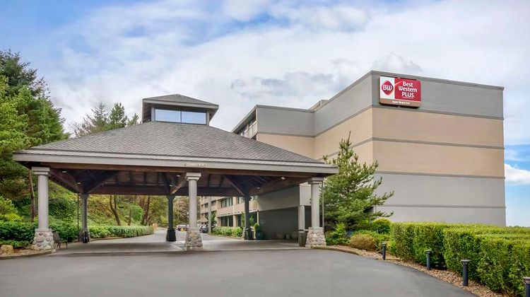 Best Western Plus Agate Beach Inn Exterior