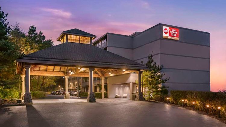 Best Western Plus Agate Beach Inn Exterior
