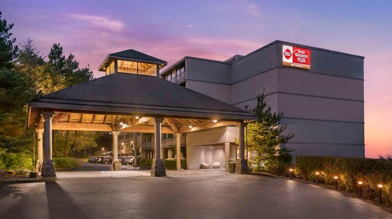 <b>Best Western Plus Agate Beach Inn Exterior</b>. Images powered by <a href="https://iceportal.shijigroup.com/" title="IcePortal" target="_blank">IcePortal</a>.