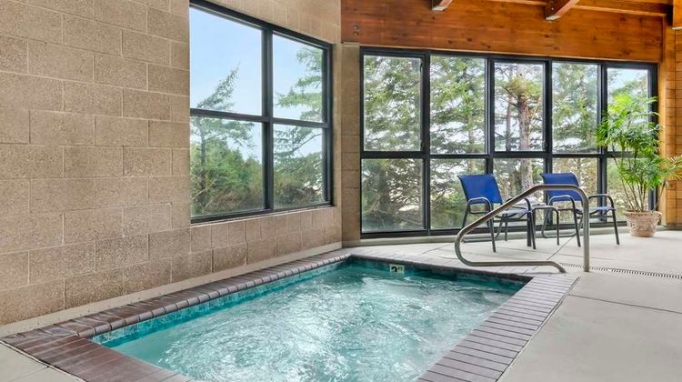 Best Western Plus Agate Beach Inn Pool
