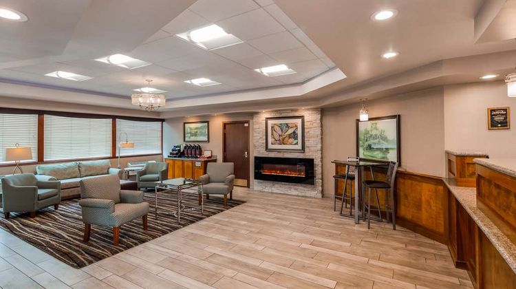 Best Western Plus Rivershore Hotel Lobby