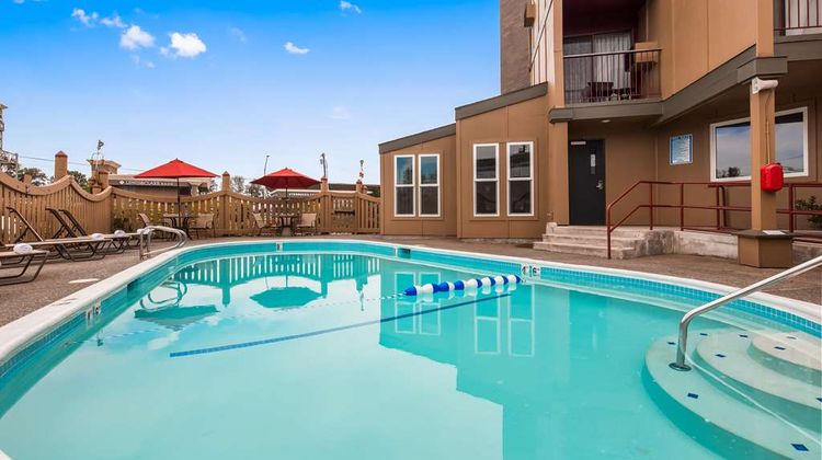 Best Western Plus Rivershore Hotel Pool
