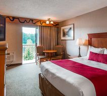 Best Western Plus Rivershore Hotel Room