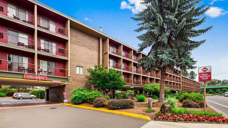 Best Western Plus Rivershore Hotel Exterior