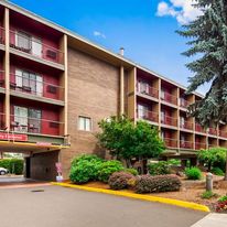 Best Western Plus Rivershore Hotel