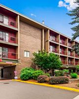 Best Western Plus Rivershore Hotel