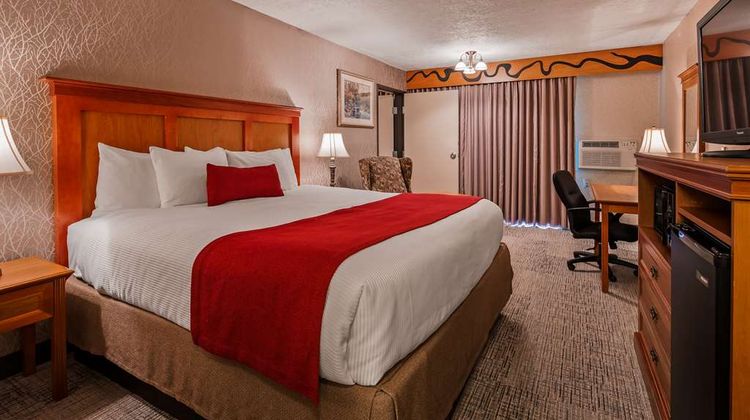 Best Western Plus Rivershore Hotel Suite