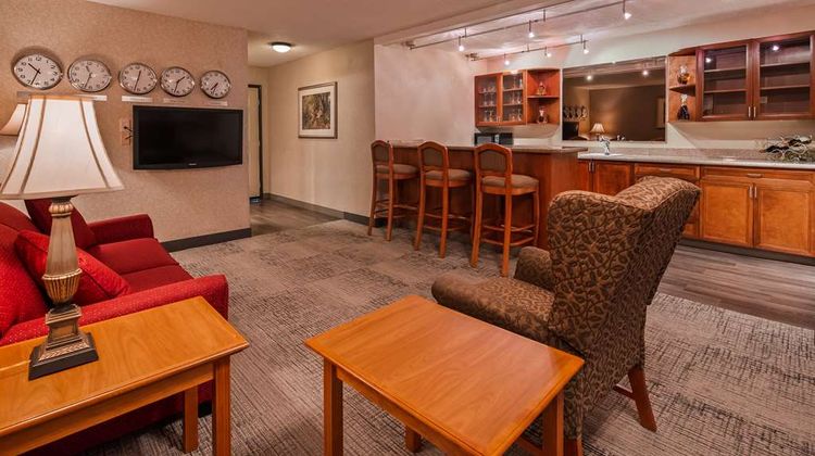 Best Western Plus Rivershore Hotel Suite