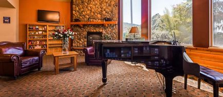 Best Western Plus Hartford Lodge Lobby