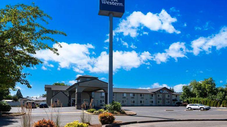 <b>Best Western Cottage Grove Inn Exterior</b>. Images powered by <a href="https://iceportal.shijigroup.com/" title="IcePortal" target="_blank">IcePortal</a>.