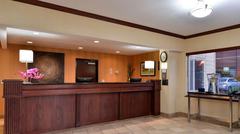 <b>Best Western Wilsonville Inn & Suites Lobby</b>. Images powered by <a href="https://iceportal.shijigroup.com/" title="IcePortal" target="_blank">IcePortal</a>.