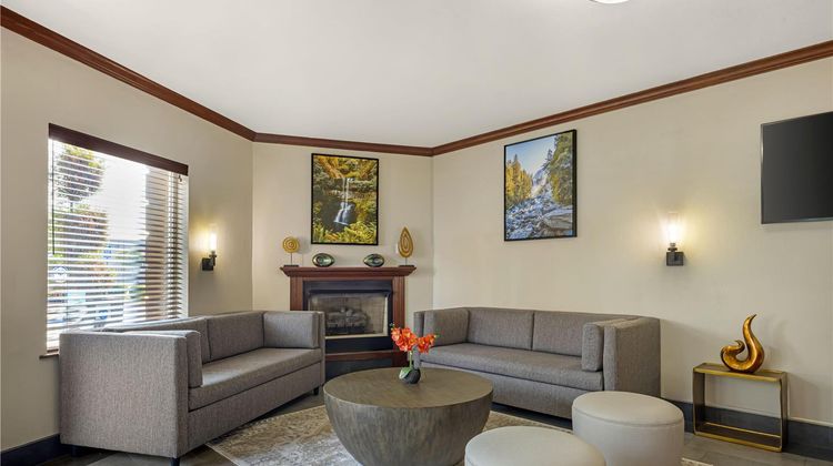 Best Western Wilsonville Inn & Suites Lobby