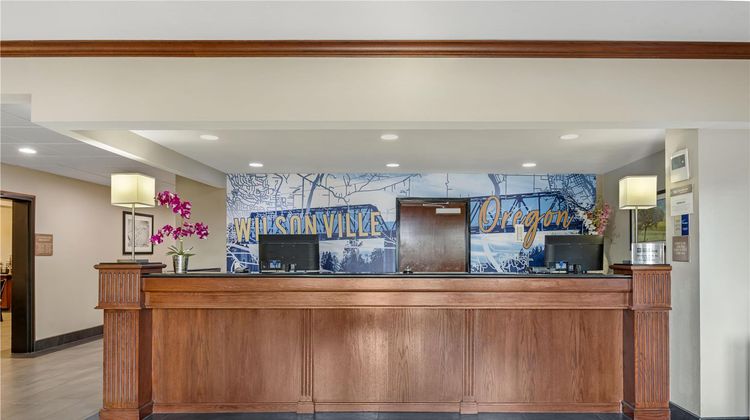 Best Western Wilsonville Inn & Suites Lobby