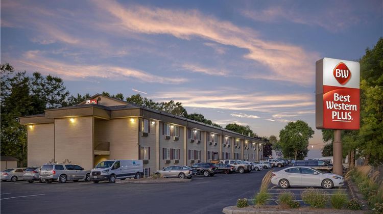 Best Western Plus Prairie Inn Exterior