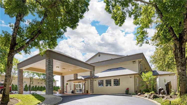 Best Western Plus Prairie Inn Exterior