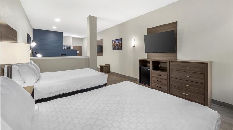 Best Western Plus Revere Inn & Suites Room