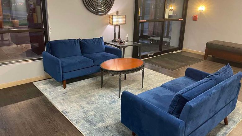 <b>Best Western Inn & Conference Center Lobby</b>. Images powered by <a href="https://iceportal.shijigroup.com/" title="IcePortal" target="_blank">IcePortal</a>.