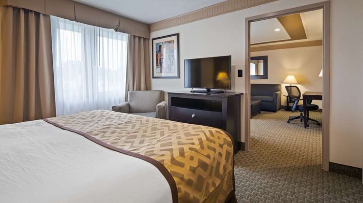 Best Western Plus Concordville Hotel Suite