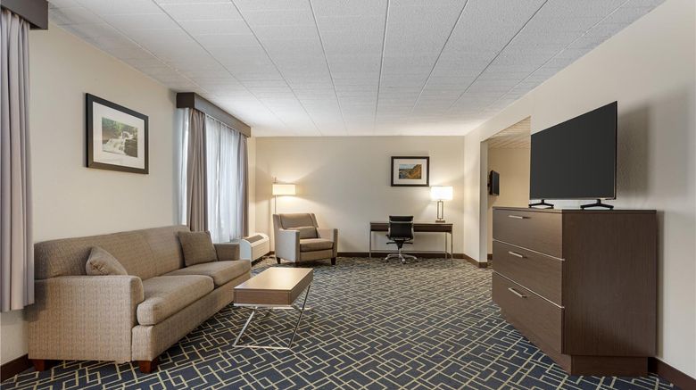 <b>Best Western Inn at Hunt's Landing Suite</b>. Images powered by <a href="https://iceportal.shijigroup.com/" title="IcePortal" target="_blank">IcePortal</a>.
