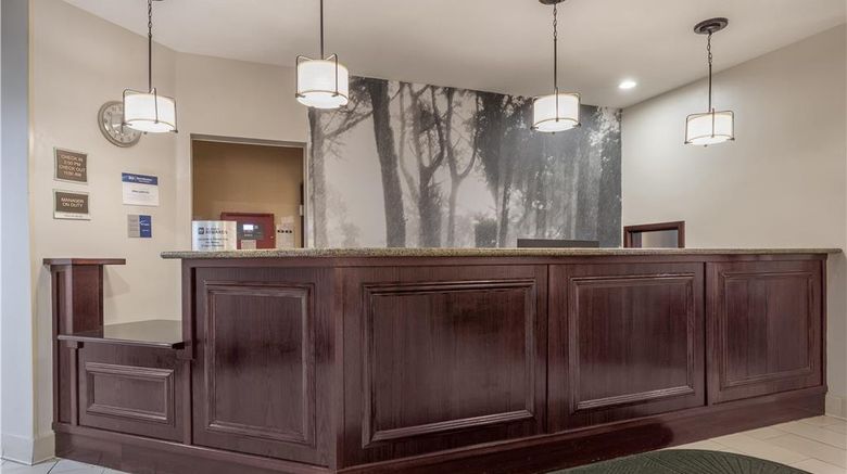 <b>Best Western Plus Executive Inn Lobby</b>. Images powered by <a href="https://iceportal.shijigroup.com/" title="IcePortal" target="_blank">IcePortal</a>.