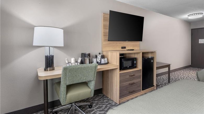 <b>Best Western Plus Executive Inn Room</b>. Images powered by <a href="https://iceportal.shijigroup.com/" title="IcePortal" target="_blank">IcePortal</a>.