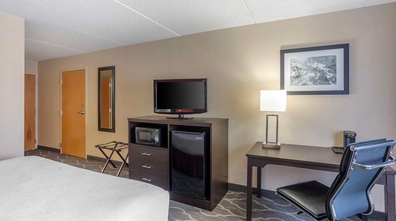 <b>Best Western Inn at Blakeslee-Pocono Room</b>. Images powered by <a href="https://iceportal.shijigroup.com/" title="IcePortal" target="_blank">IcePortal</a>.