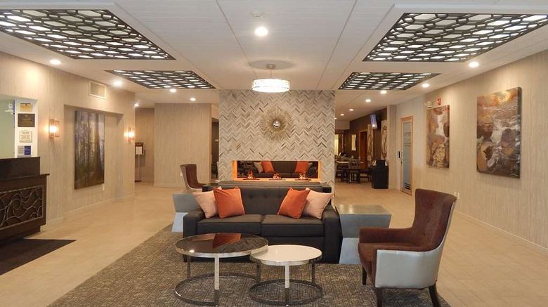 Best Western Plus Bradford Inn Lobby. Images powered by <a href="https://iceportal.shijigroup.com" target="_blank" rel="noopener">Ice Portal</a>.